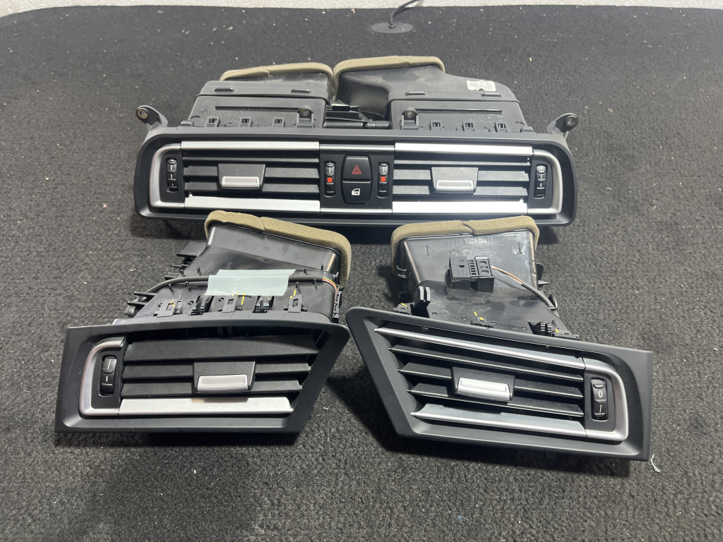 Grila aer bord BMW F01 sedan 2012 (9112151)
