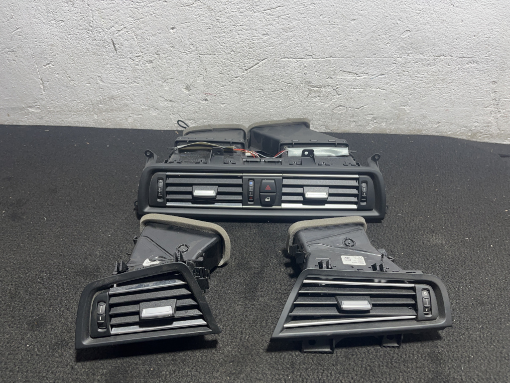 Grila aer bord BMW F10 F11 sedan 2011 (16828110)