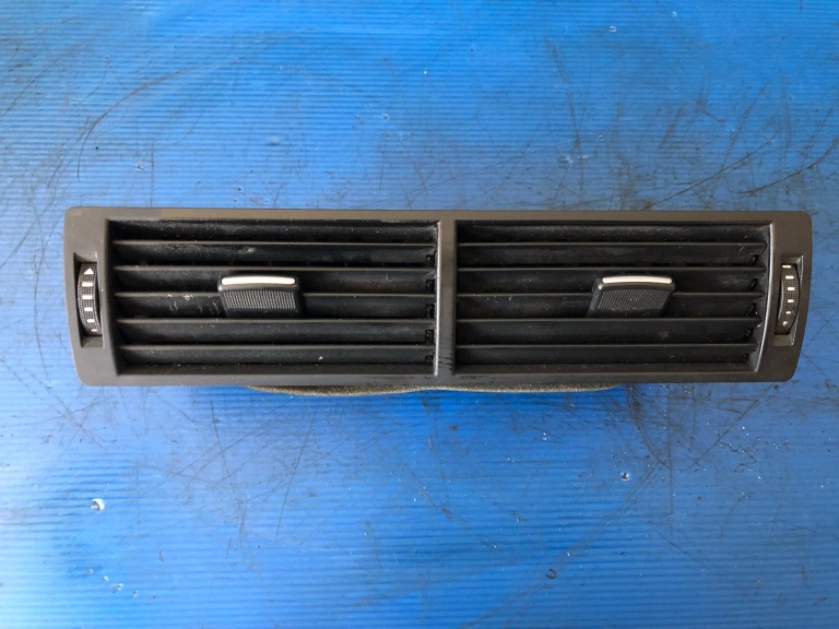 Grila aer bord centrala audi a4 b6 8e0820951h 8e0820951