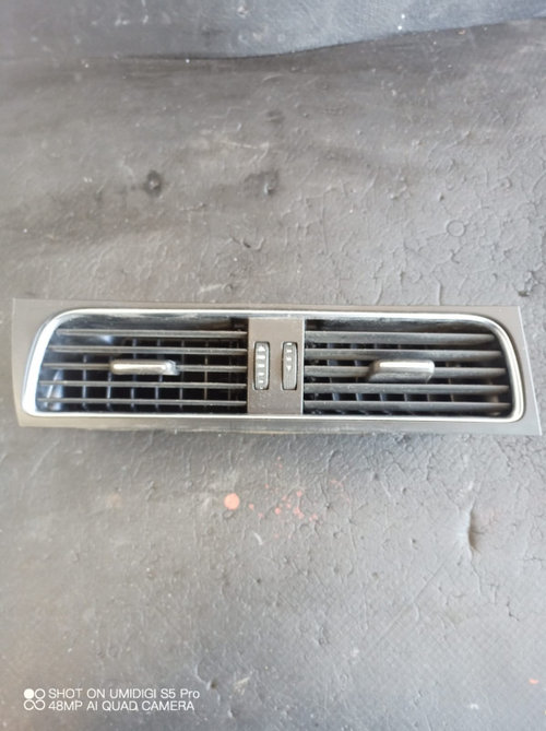 Grila aer bord centrala , Audi A4 B8 , 2007 - 2011 COD - 8t1820951b