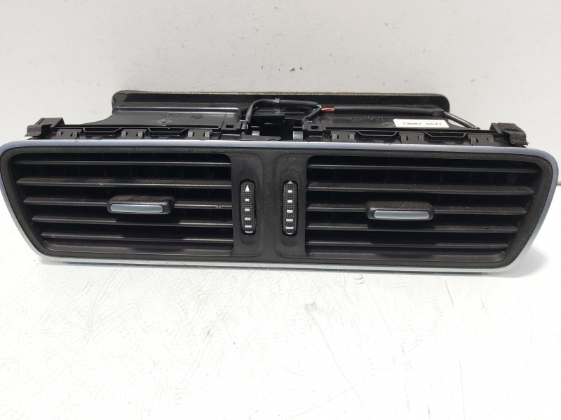 Grila aer bord centrala, cod 3AC819728A, Vw Passat (362) (id:674131)