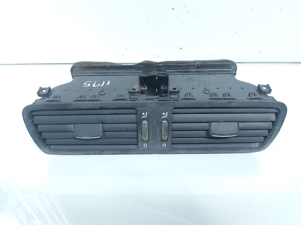 Grila aer bord centrala, cod 3C1819728, Vw Passat Variant (3C5) (id:664776)