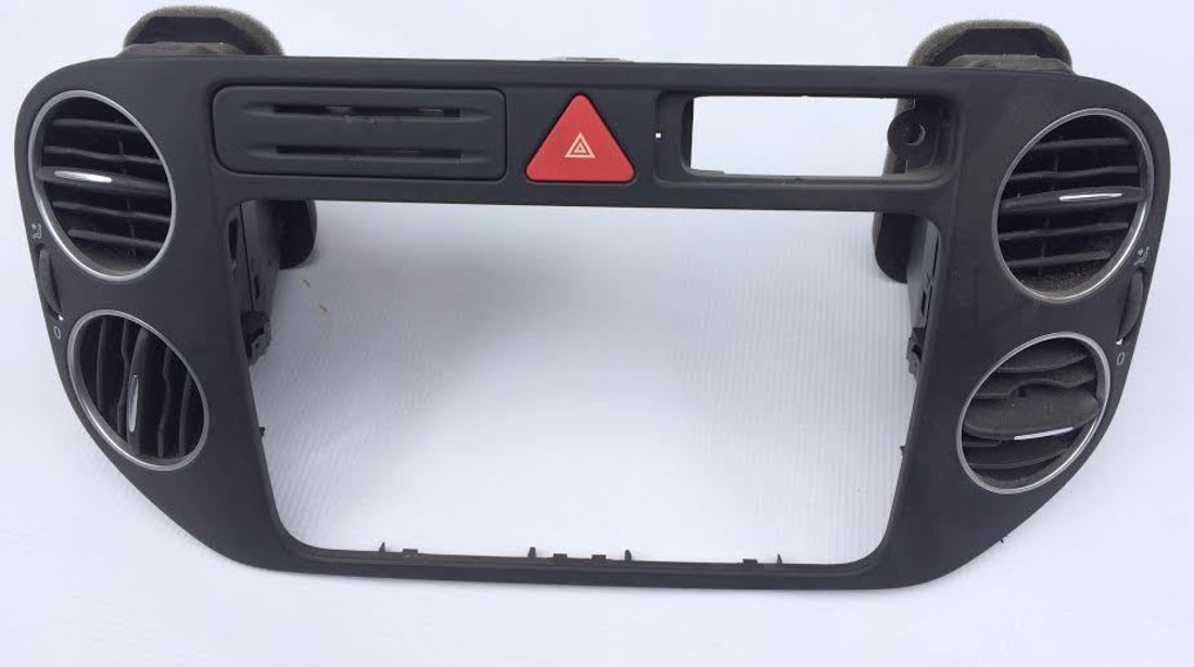 Grila aer bord centrala VW Golf5 plus 5M0858071K