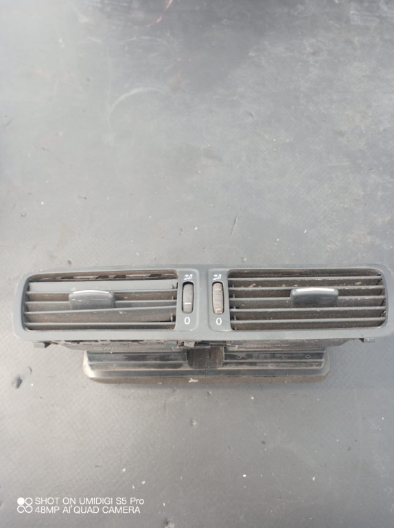 Grila aer bord centrala , Vw Passat Variant (3C5) B6 COD -3C2819728