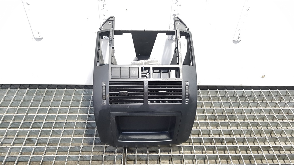 Grila aer bord centrala Vw Polo (9N) 6Q0858069L (id:387862)