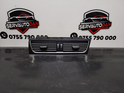 Grila aer bord centru Audi A4 facelift (2011-2015) [B8] 3.0 Motorina 2014, 8T2820951D
