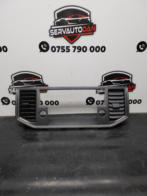 Grila aer bord centru Volkswagen Crafter (2006-2017) 2.0 Motorina 2017, 7C0819706 / 7C0819706QWA / 7C0819705QWA / 7C0819705 / MAN
