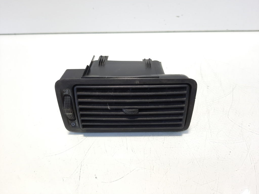 Grila aer bord, cod 1J1819704C, VW Golf 4 Variant (1J5) (id:550773)