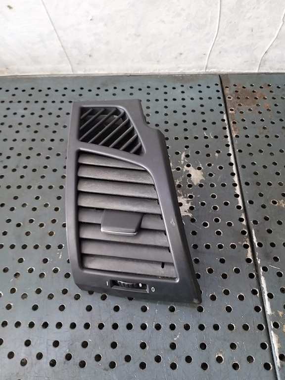 Grila aer bord dreapta bmw seria 1 e81 e87 705918812