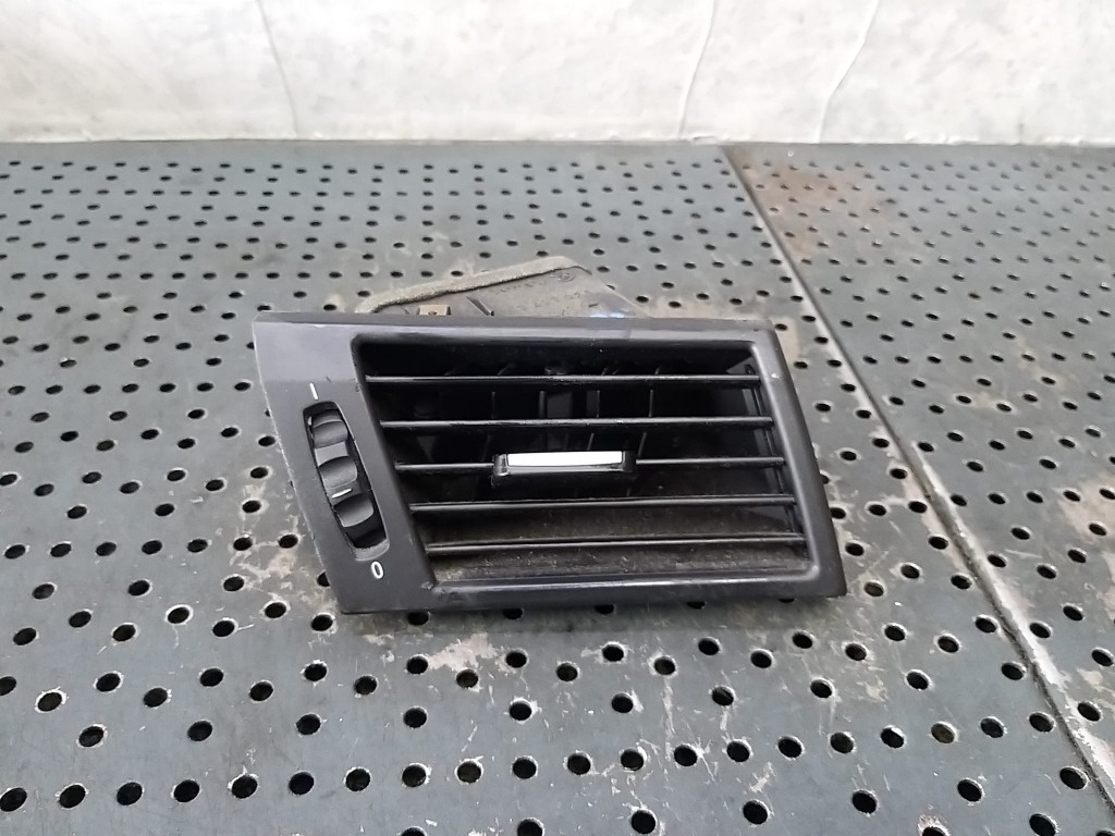 Grila aer bord dreapta bmw x3 e83 3400076