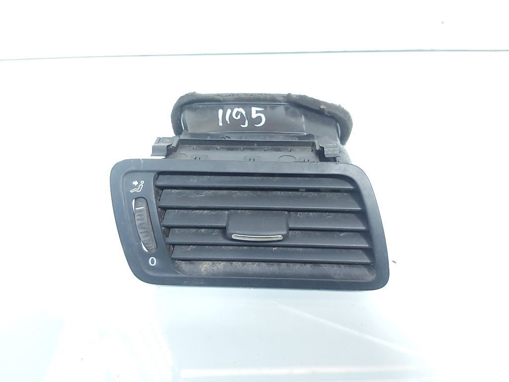 Grila aer bord dreapta, cod 3C1819702E, Vw Passat Variant (3C5) (id:664790)