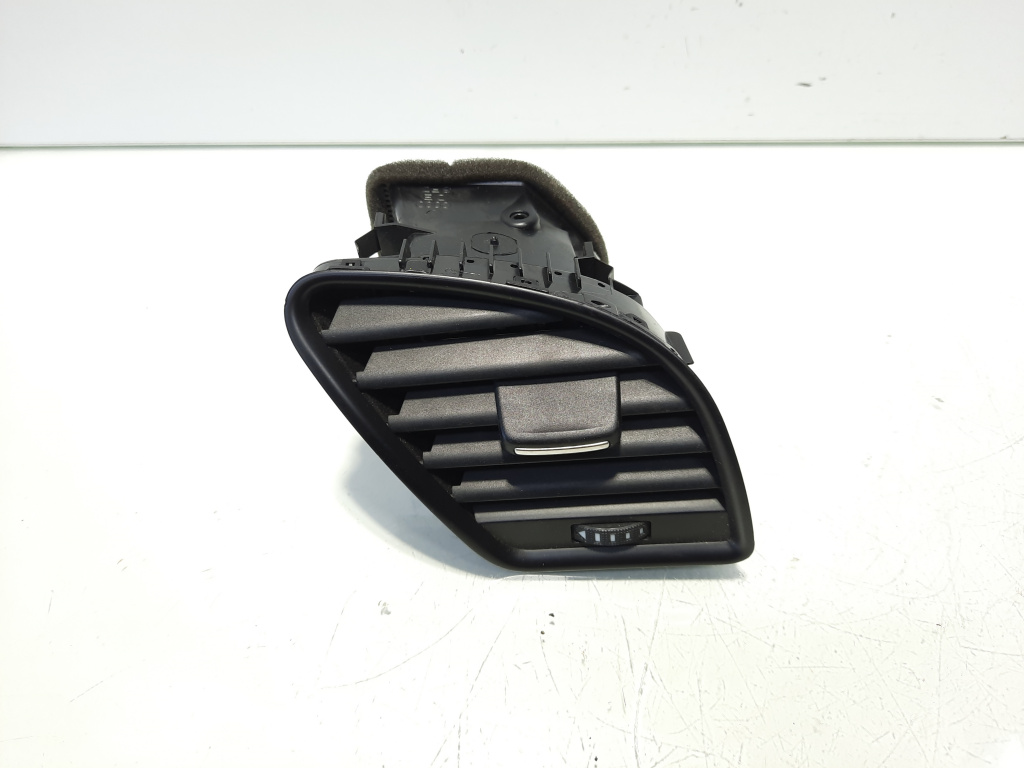 Grila aer bord dreapta, cod 8K1820902C, Audi A4 (8K2, B8) (idi:555913)