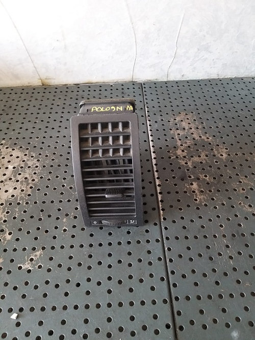 Grila aer bord dreapta vw polo 9n 6q0819704