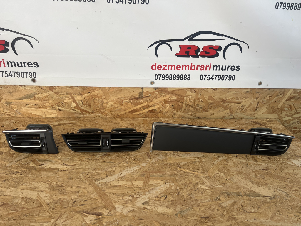 Grila aer bord Porsche Macan S Diesel sedan 2019 (cod intern: 231362)
