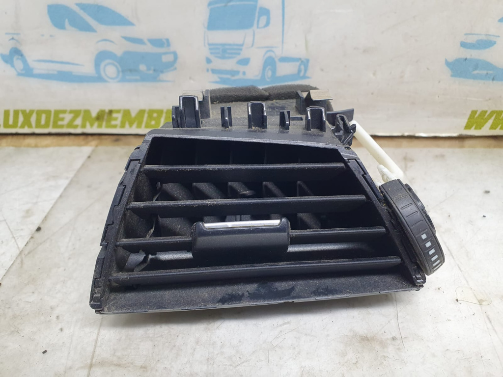 Grila aer bord stanga 9205355-07 BMW Seria 1 F20/F21 [2011 - 2015]