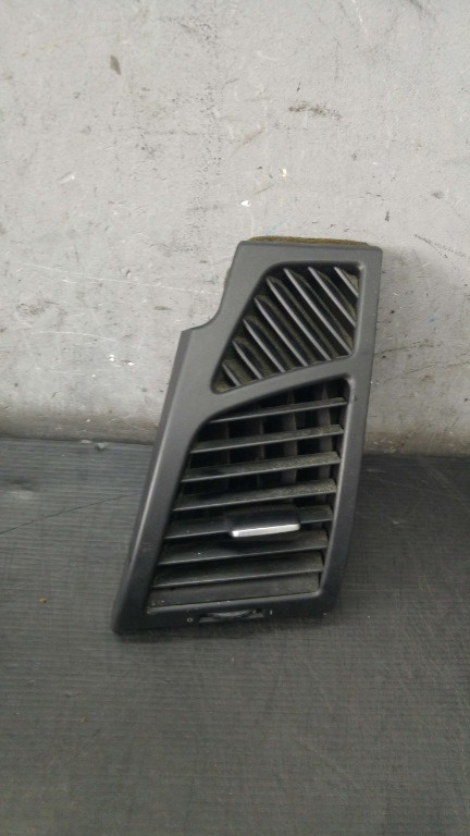 Grila aer bord stanga bmw seria 1 e81 e87 7059187 p0101171