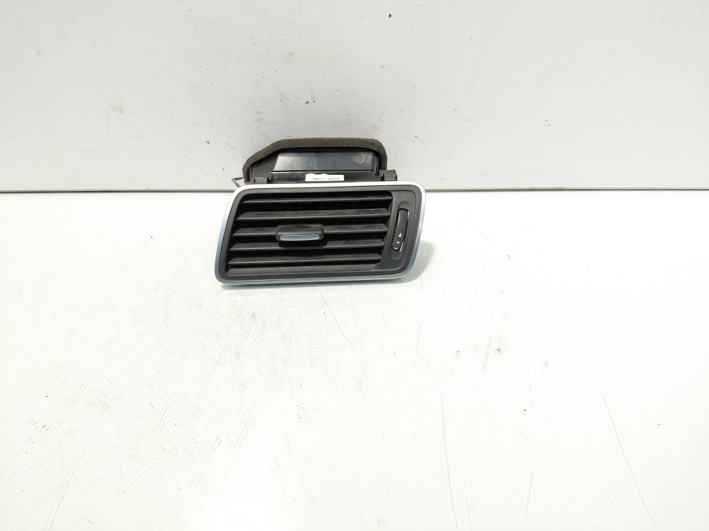 Grila aer bord stanga, cod 3AC819701A, Vw Passat (362) (id:396272)