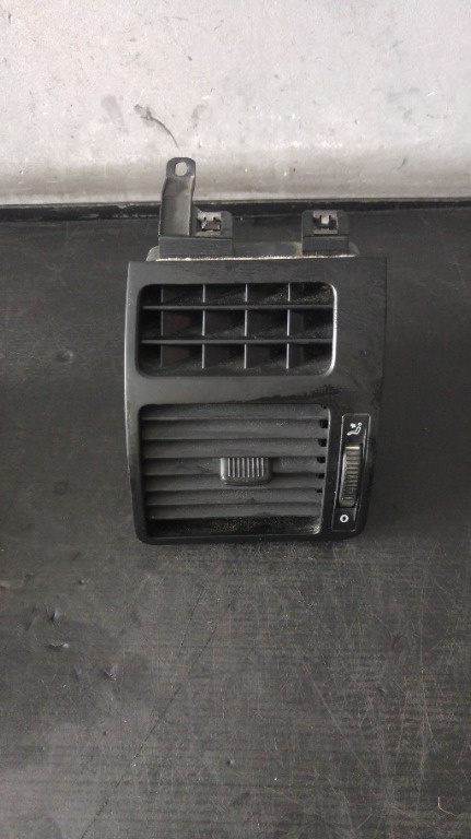 Grila aer bord stanga fata vw touran 1t 1t0819703b