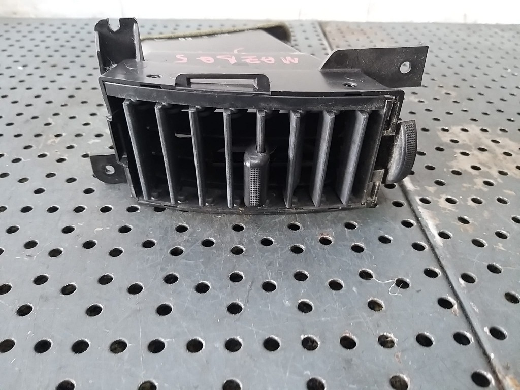 Grila aer bord stanga mazda 5 c235gm832