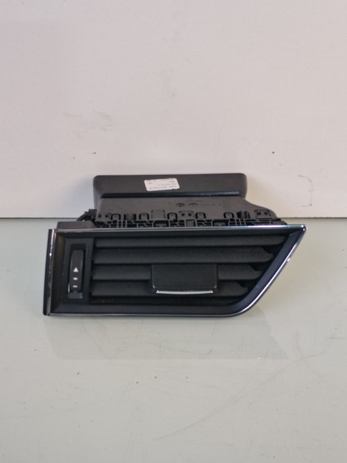 Grila aer bord stanga Skoda Superb 3 3V0819701C