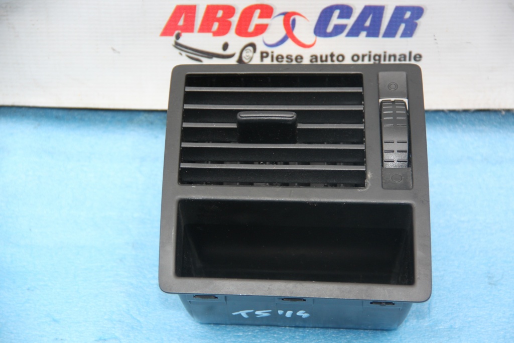 Grila aer bord stanga VW T5 Facelift cod: 7E0819203H model 2014