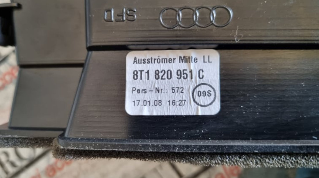 Grila aer centrala Audi A4 B8 Facelift cod piesa : 8T1820951C