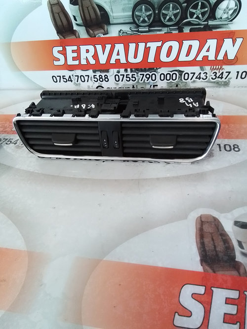 Grila aerisire bord Audi A4 facelift (2011-2015) [B8] 2.0 Motorina 2012, 8T2820951D