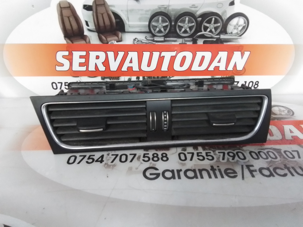 Grila aerisire bord Audi A4 facelift (2011-2015) [B8] 2.0 Motorina 2012, 8T1820951E