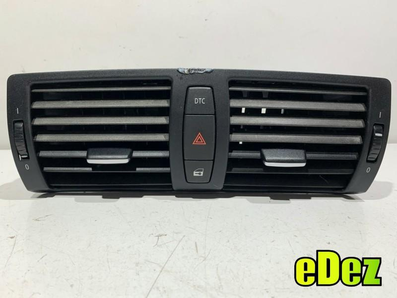 Grila aerisire bord centrala cu buton avarie BMW Seria 1 LCI (2008-2011) (E81,E87) 7059189