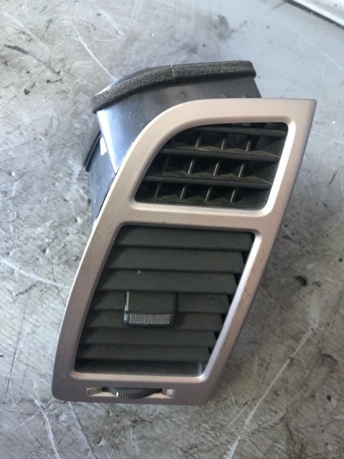 Grila aerisire bord dreapta hyundai i20 97480-1j000