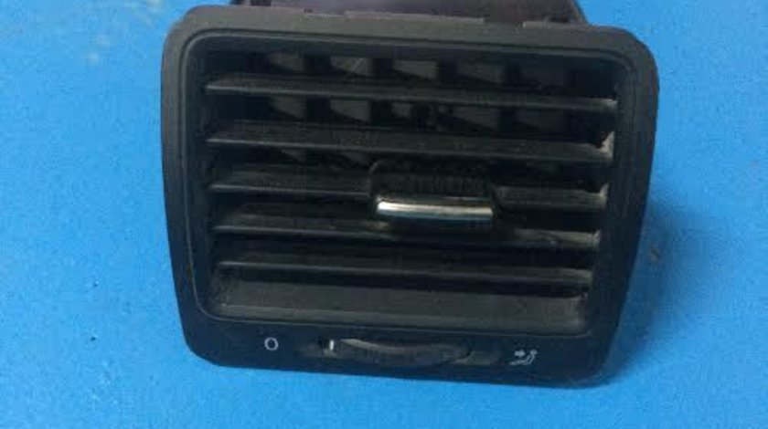 Grila aerisire bord stanga VW Volkswagen Golf 5 an 2003 - 2009 cod 1K0819709