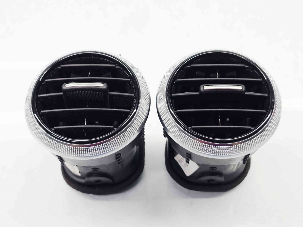 Grila aerisire centrala Audi A3 Sportback (8PA) [Fabr 2004-2013] 8P0820901F