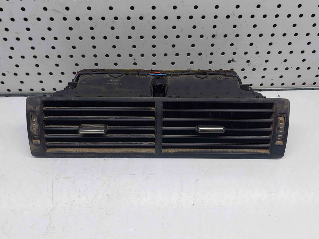 Grila aerisire centrala Audi A4 (8E2, B6) [Fabr 2000-2004] 8E0820951H
