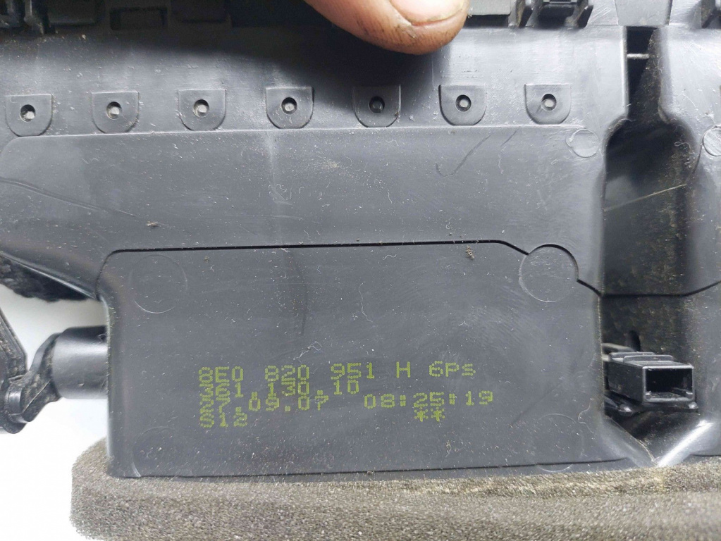 Grila aerisire centrala Audi A4 (8EC, B7) [Fabr 2004-2008] 8E0820951H