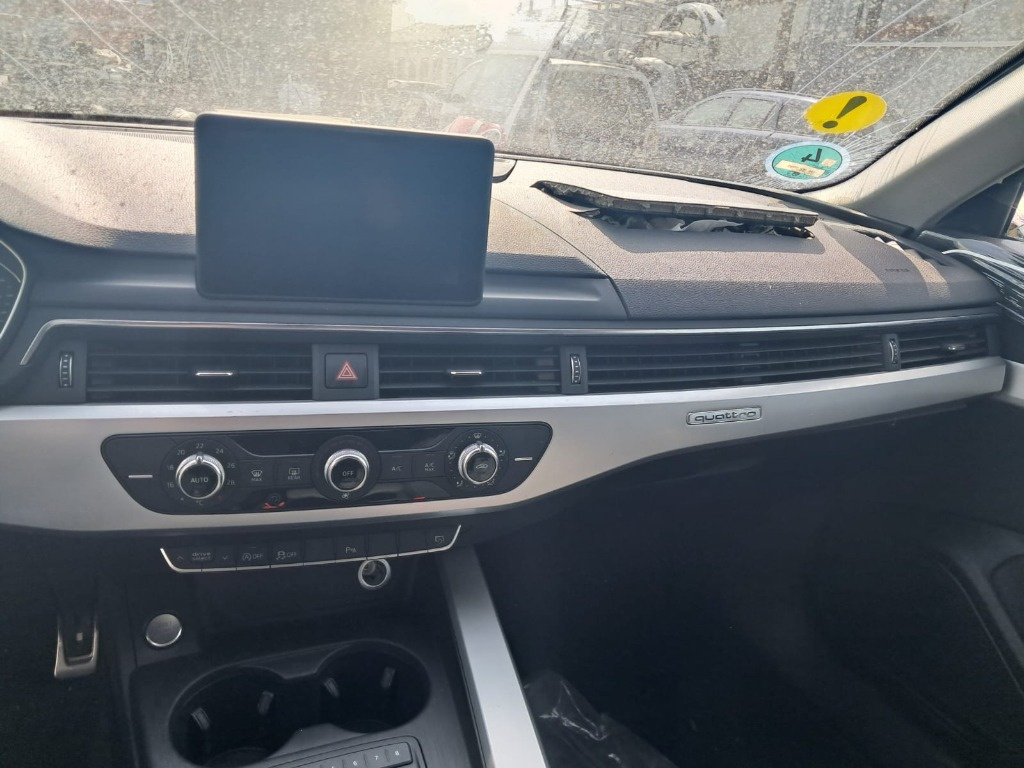 Grila aerisire centrala AUDI A4 B9 sedan an 2017 cod 8W1820902D