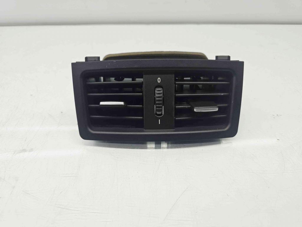 Grila aerisire centrala Bmw 5 (E60) [Fabr 2004-2010] 7129556