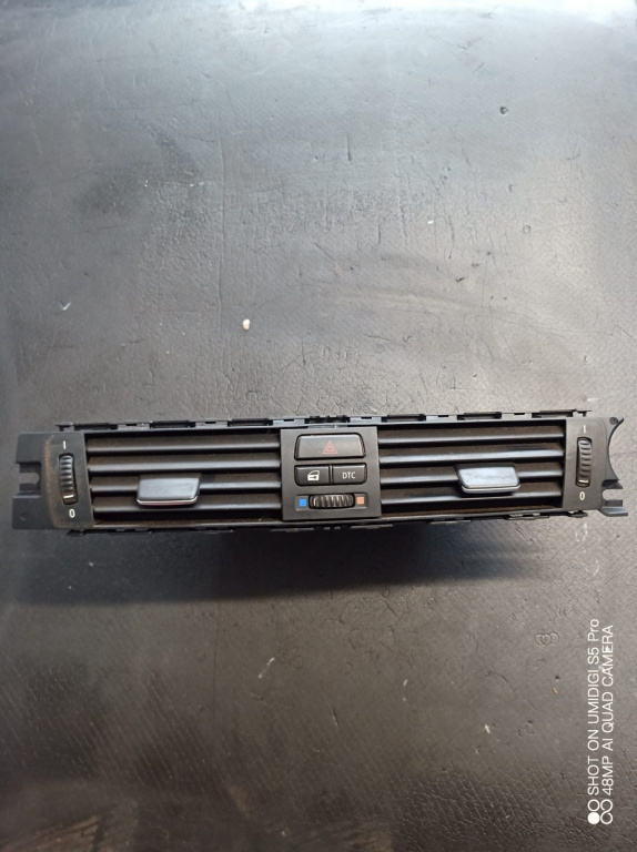 Grila aerisire centrala ,BMW E90 COD - 71442539