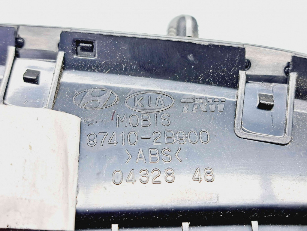 Grila aerisire centrala dreapta Hyundai Santa Fe 2 (CM) [Fabr 2005-2012] 97410-2B900