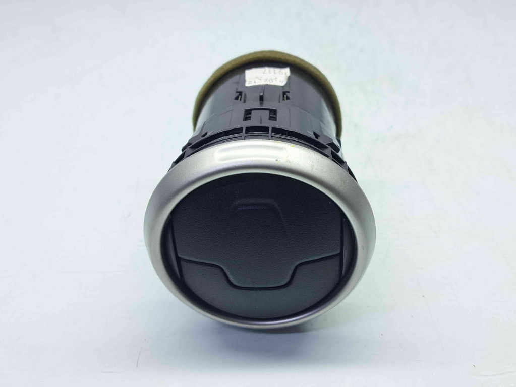 Grila aerisire centrala dreapta Nissan Qashqai Facelift (2) [Fabr 2009-2013] 68760-JD10A