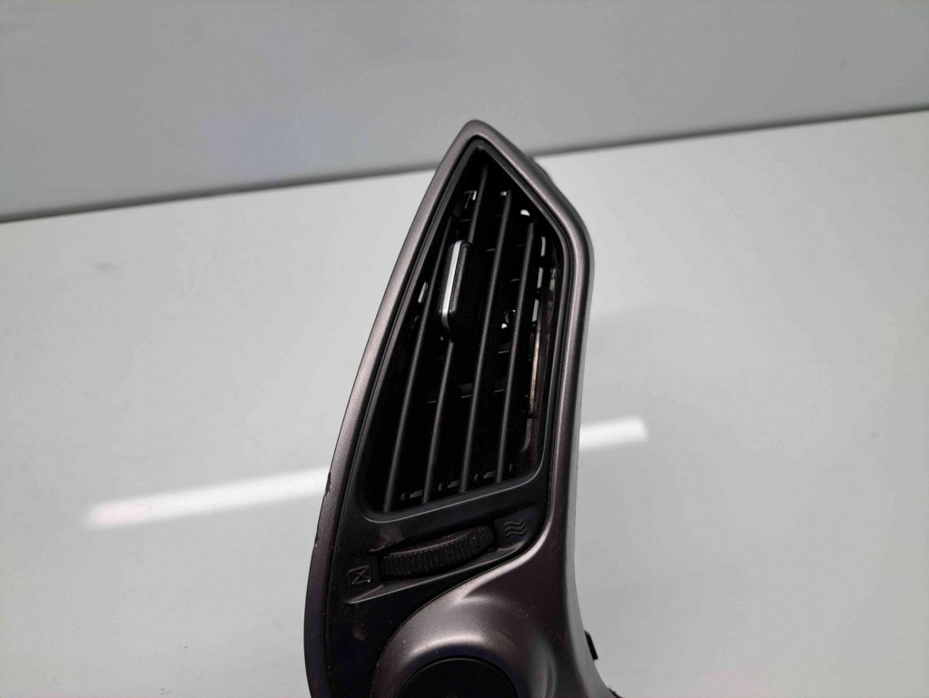 Grila aerisire centrala Hyundai ix35 (LM) [Fabr 2010-2017] DREAPTA