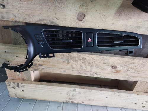 Grila aerisire centrala Kia Ceed 1.6CRDI combi an de fabricatie 2015 Cod : 97410A200