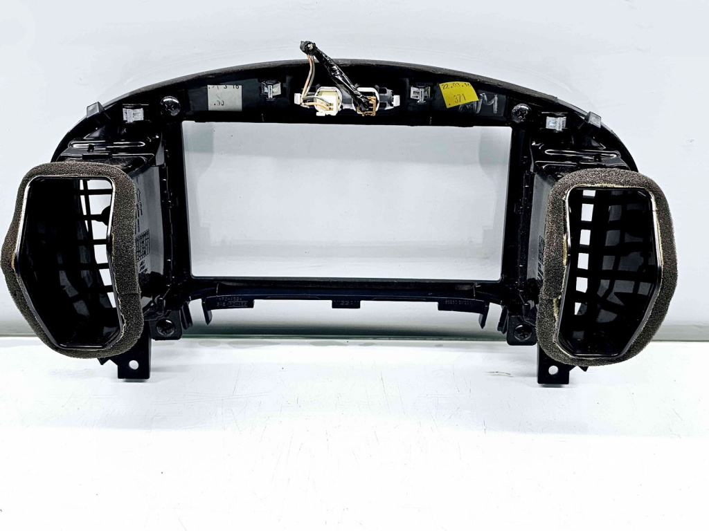Grila aerisire centrala Nissan Juke [Fabr 2010-2014] Facelift 687511KE0A