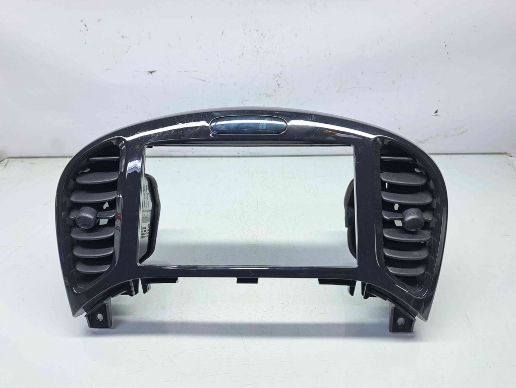 Grila aerisire centrala Nissan Juke [Fabr 2010-2014] Hatchback 682601KE0A