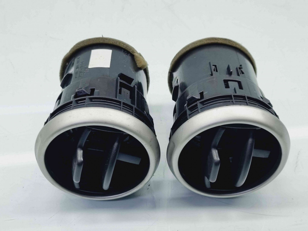 Grila aerisire centrala Nissan Qashqai Facelift (2) [Fabr 2009-2013] 68766JD10A