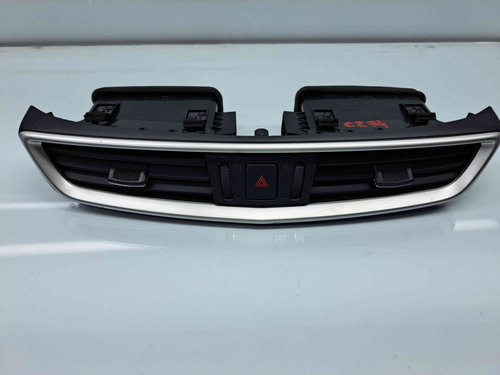 Grila aerisire centrala Nissan X-Trail (T32) [Fabr 2013-prezent] 687505AA0A
