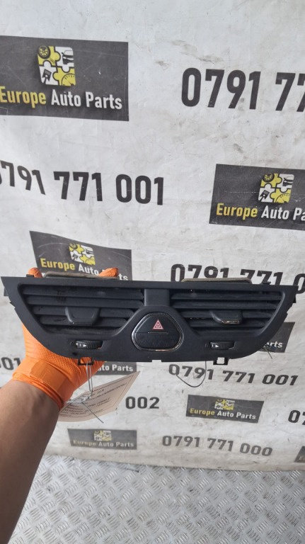 Grila aerisire centrala Opel Corsa E 1.4 Turbo an 2017 cod 13377949