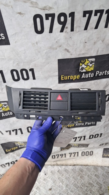 Grila aerisire centrala Opel Meriva an 2007 cod 464652911