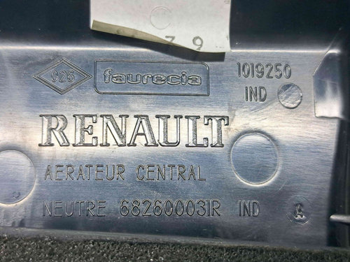 Grila aerisire centrala Renault Scenic 3 (J95) Facelift [Fabr 2009-2015] 682600031R