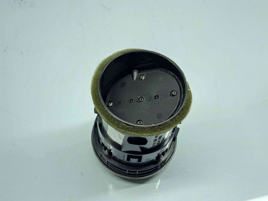 Grila aerisire centrala stanga Nissan Qashqai [Fabr 2007-2014] 68760JD10A