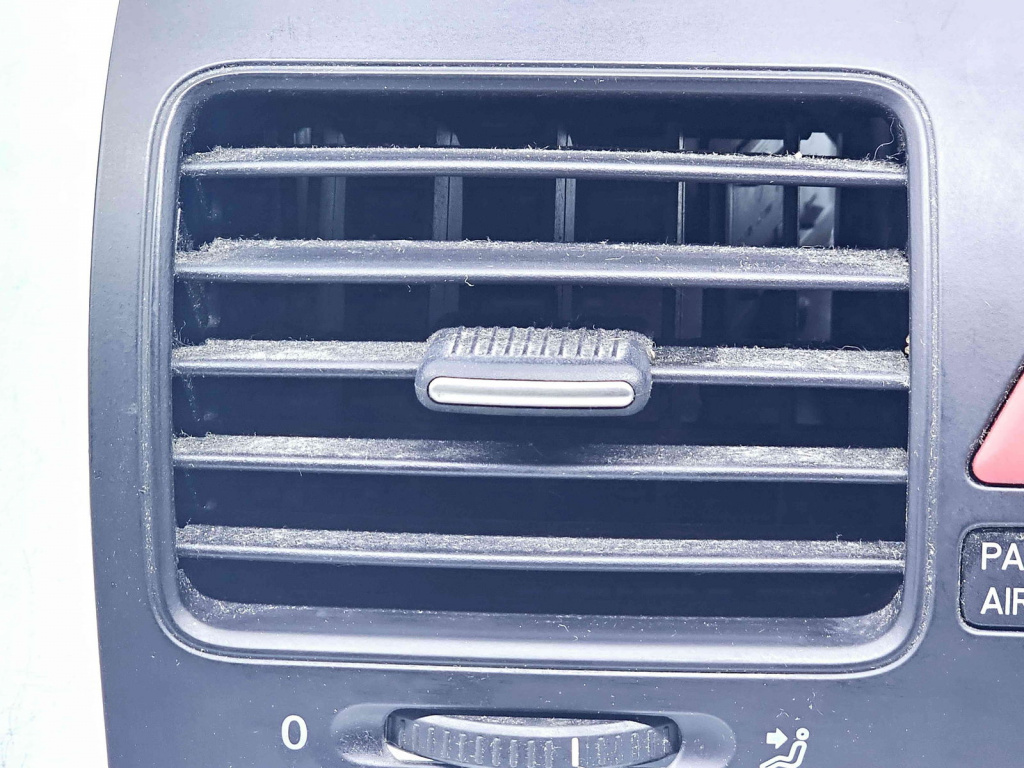 Grila aerisire centrala Volkswagen Golf 5 Variant (1K5) [Fabr 2007-2009] 1K0819743A